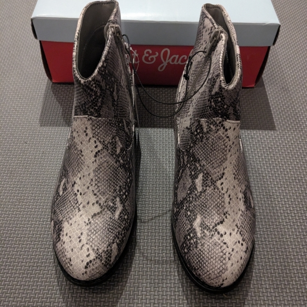Cat & Jack Gray and Black Ankle Boots with Snakeskin Pattern